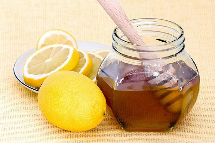 Lemon and honey are ingredients in the mask, which perfectly whitens and tightens the facial skin